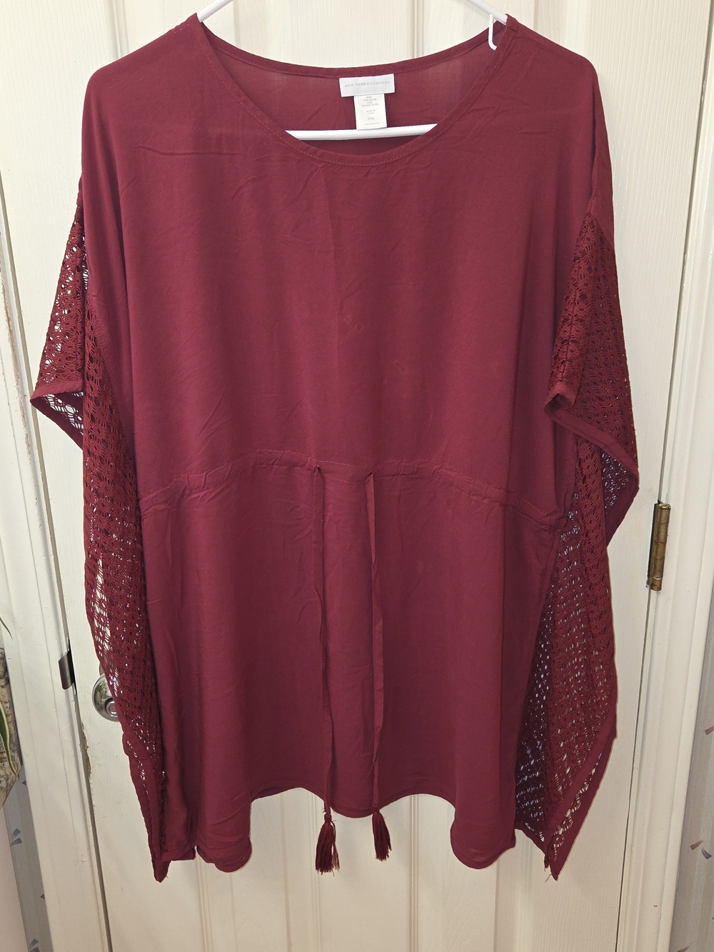 Women’s Crochet-Sleeve Tunic Top - Burgundy
